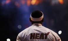 九游体育平台-我来帮你扩展一下思维，这篇文章将不限于现实赛事报道，而是通过一场虚构的思想实验式比赛，探讨体育中的体系、天赋与偶然性。标题会兼具文学性和深度