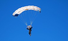 九游娱乐网页-石破天惊！前队友对决夜，爱德华兹0.3秒一剑封喉埋葬开拓者