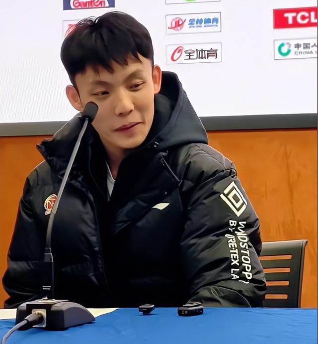 深圳队在比赛中表现抢眼，斩获次轮胜利