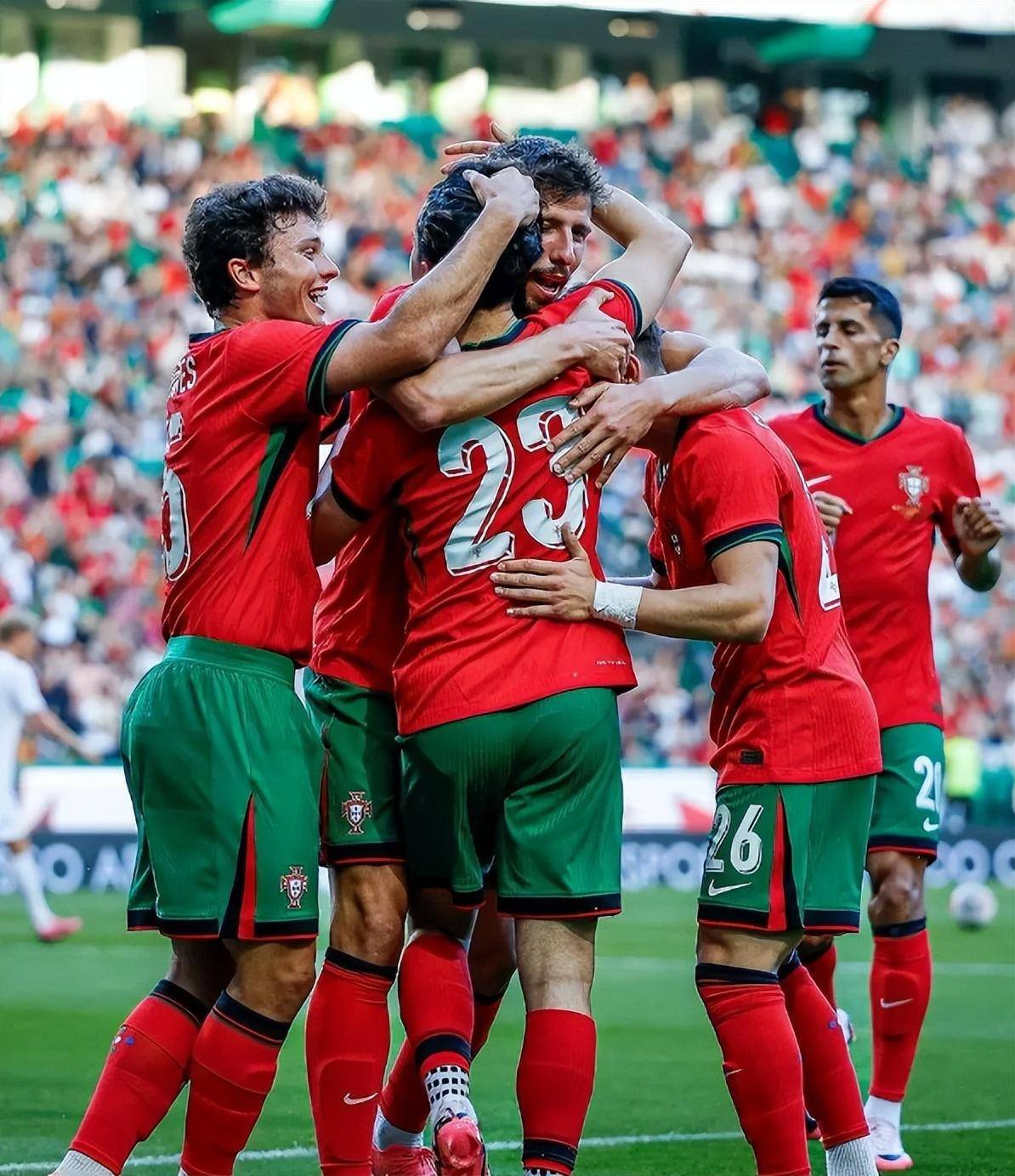 重要先发球员复出，带领球队击败对手