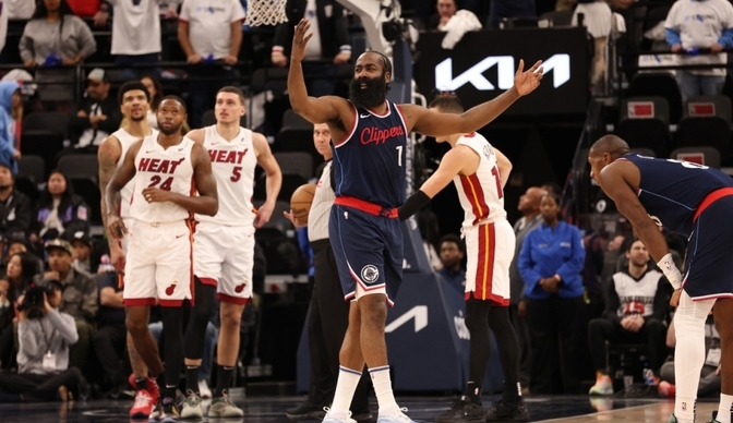 火箭客场擒灰熊,哈登再现得分狂潮 火箭客场擒灰熊,哈登再现得分狂潮