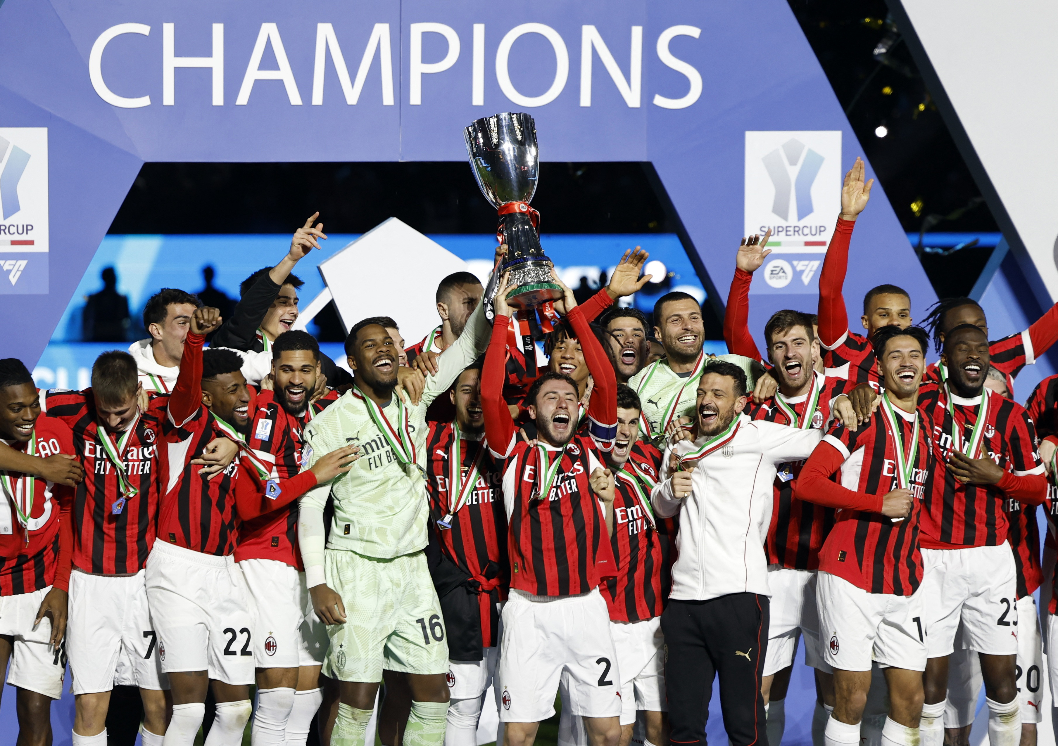 沙特球队实现惊为天人逆转，晋级前八的简单介绍