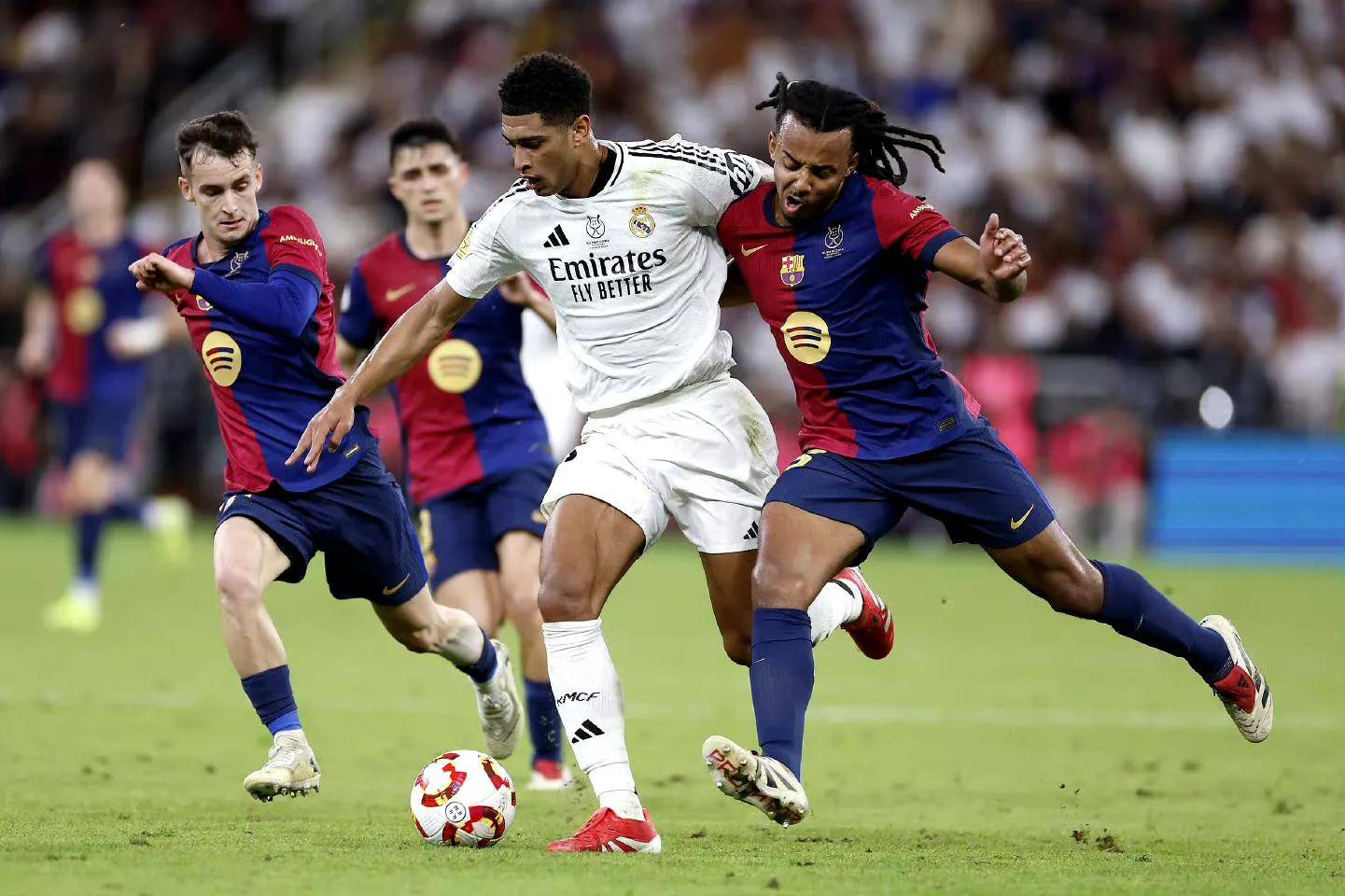 皇马巴萨德比战再度上演，内马尔独中两元