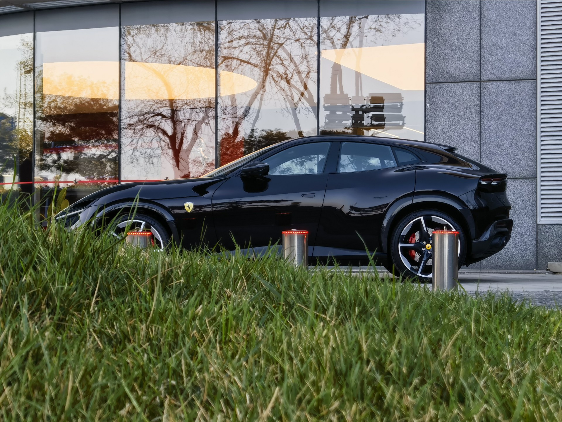 法拉利鏖战迈凯伦,汉密尔顿惊艳四座 法拉利鏖战迈凯伦,汉密尔顿惊艳四座