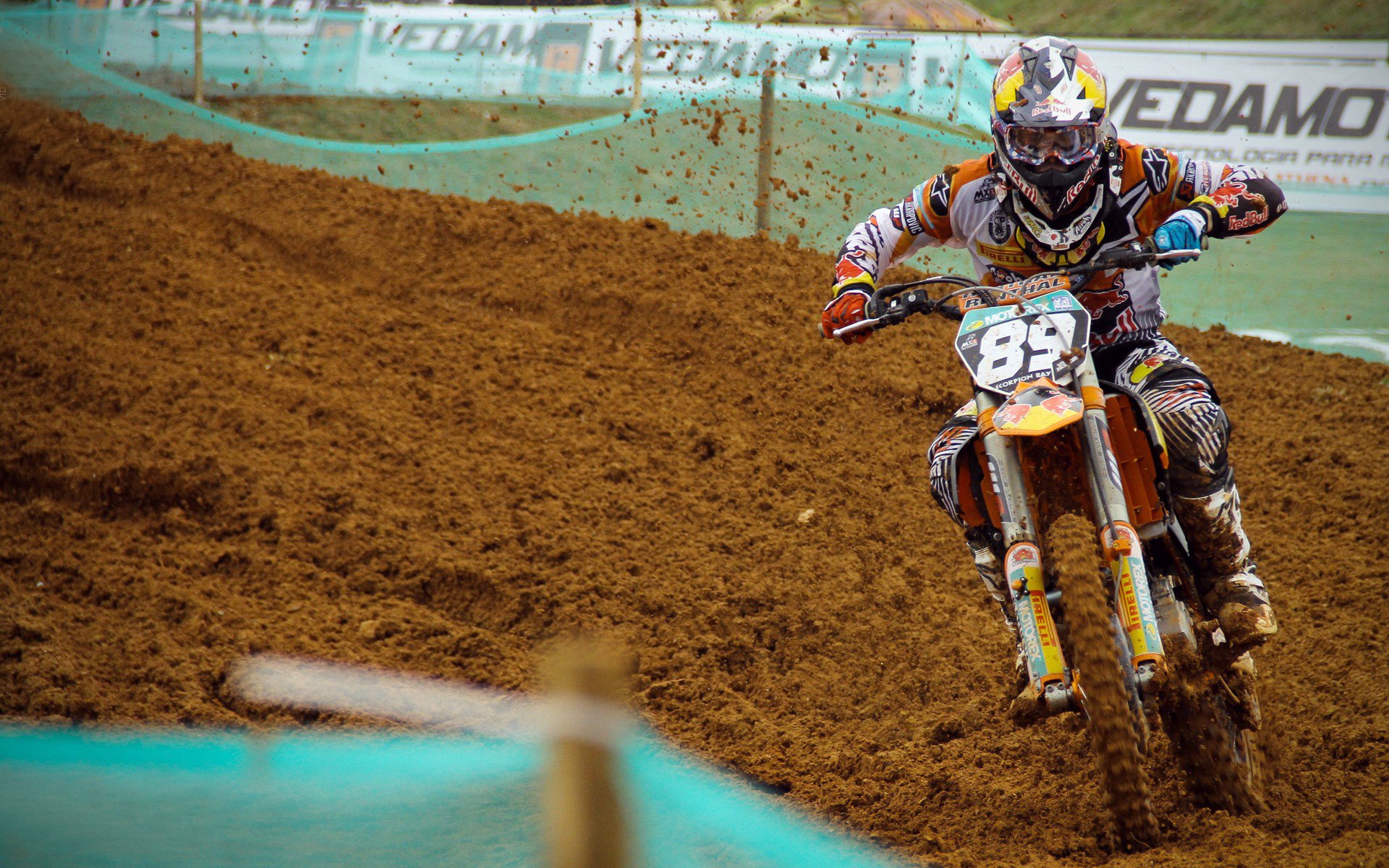 意外的个体，当迪亚斯在足球荒漠中创造风暴，迪巴拉于欧洲之巅绘制传奇